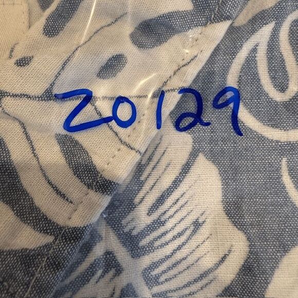 American Eagle Button Front Shirt Tropical Blue and White Palm Leaf Size Large - Picture 9 of 9